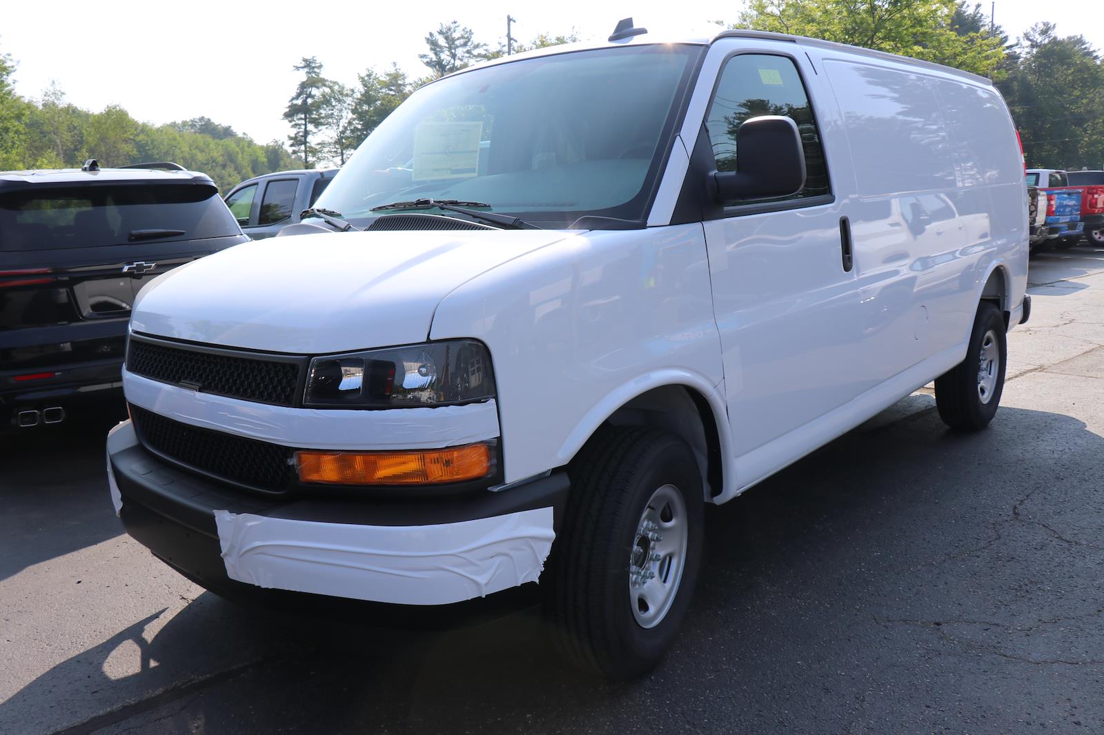 New 2025 Chevrolet Express 3500 - photo 1