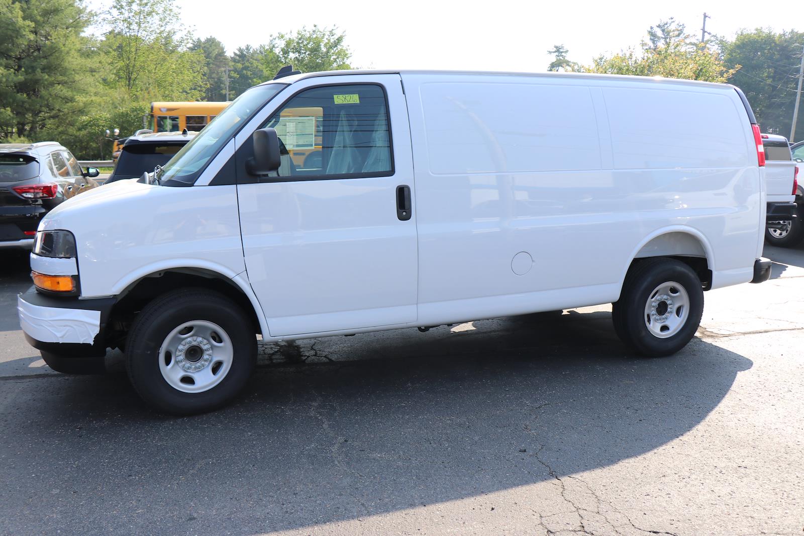New 2025 Chevrolet Express 3500 - photo 2