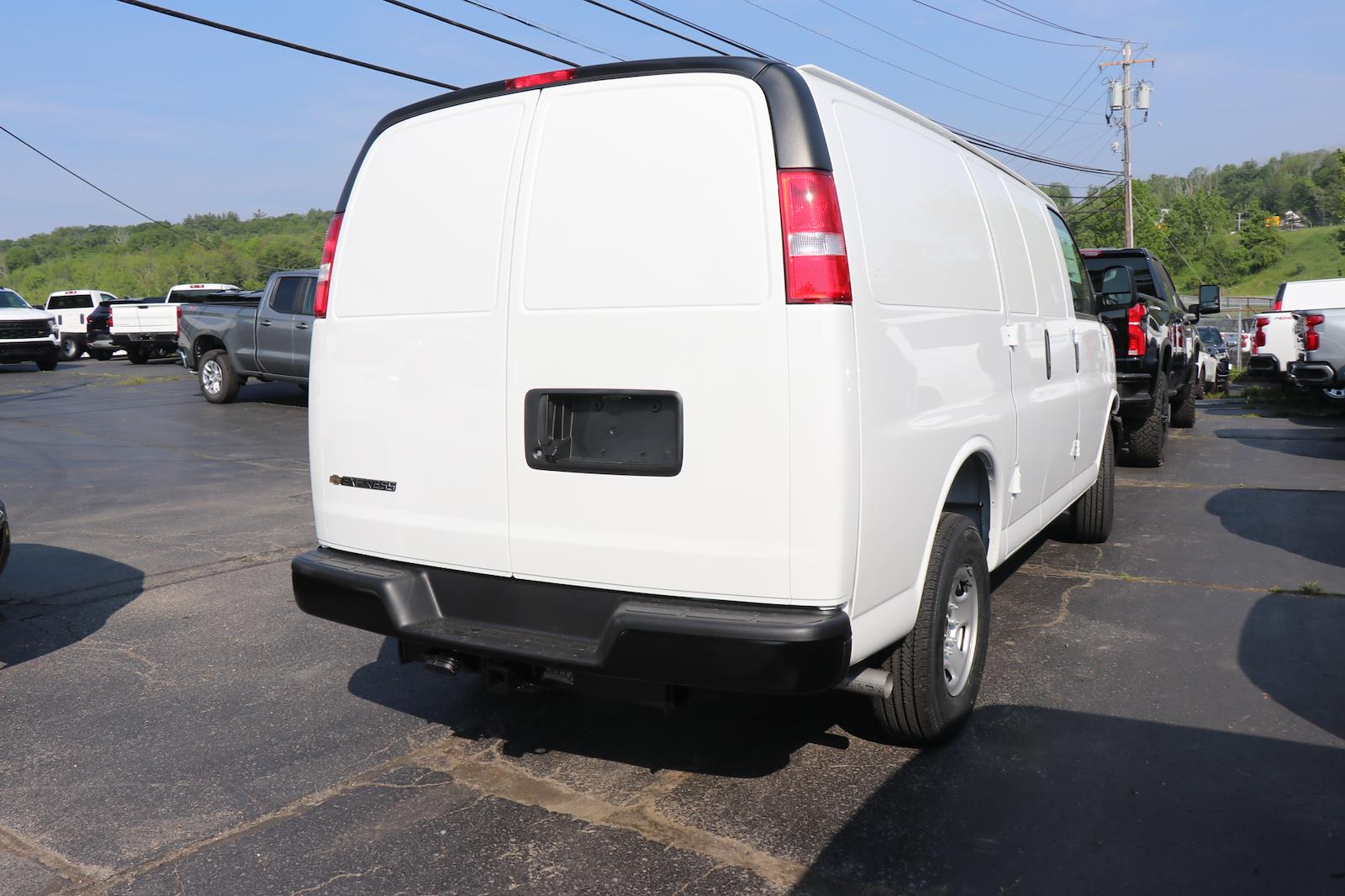 New 2025 Chevrolet Express 3500 Empty Cargo Van - photo 5