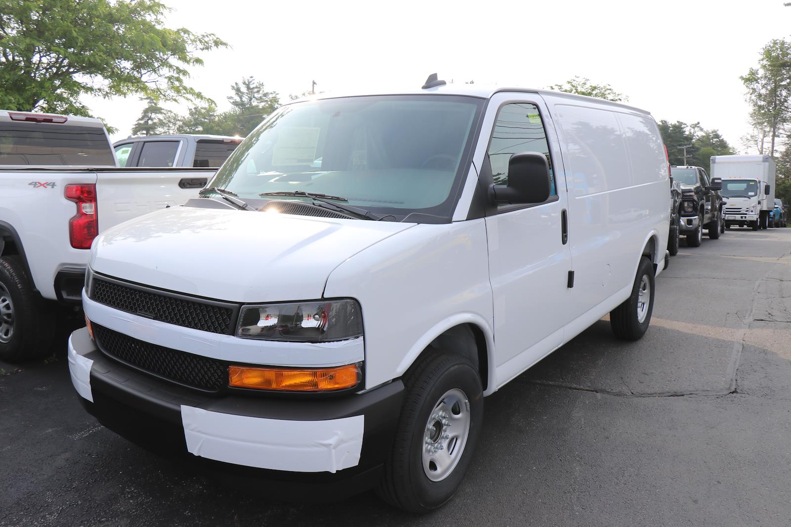 New 2025 Chevrolet Express 3500 - photo 1