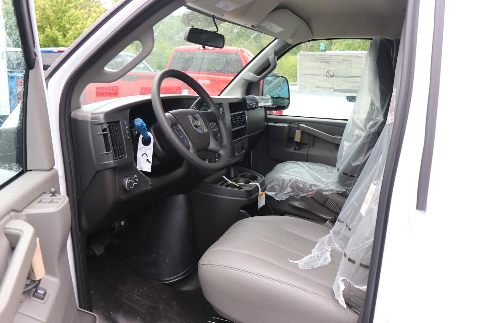 New 2025 Chevrolet Express 3500 Empty Cargo Van - photo 5