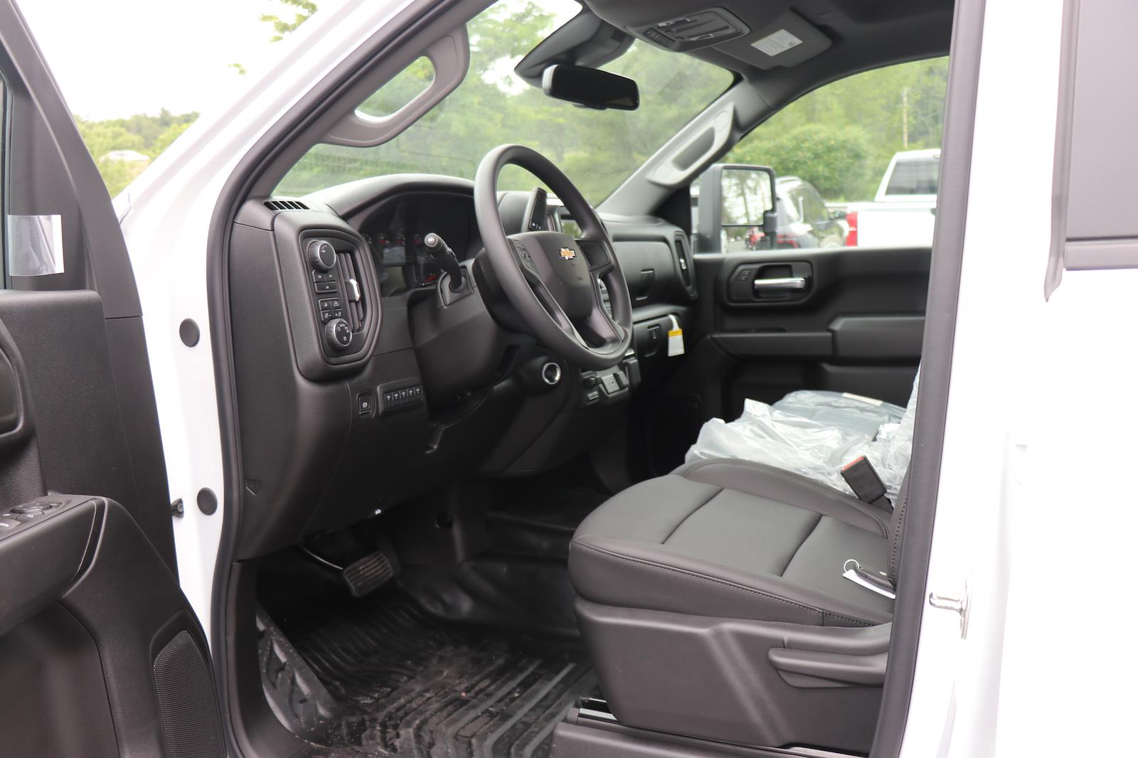 New 2025 Chevrolet Silverado 3500 - photo 2