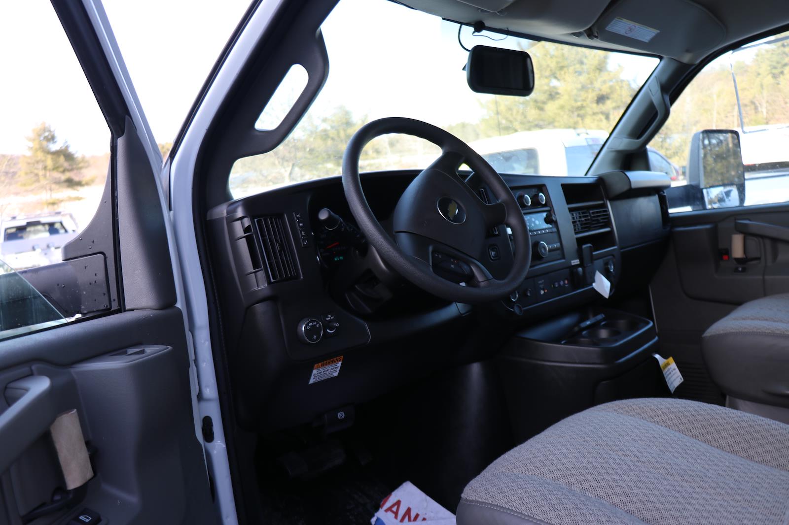 New 2026 Chevrolet Express 4500 Cutaway - photo 3
