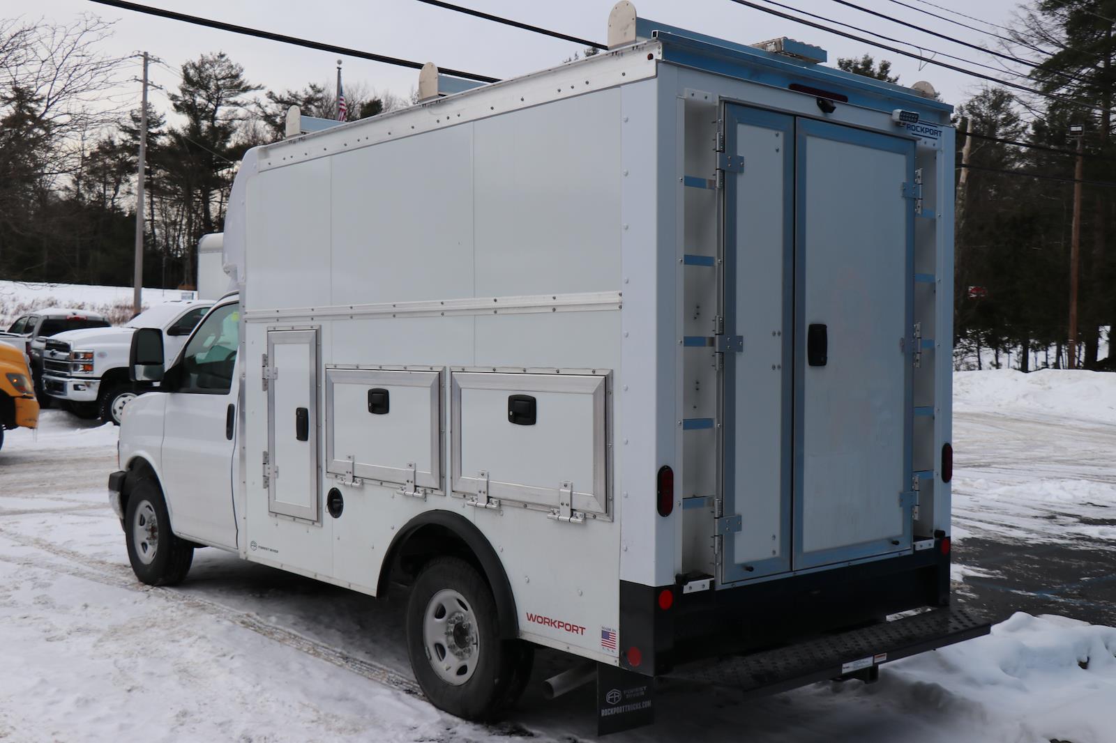 New 2026 Chevrolet Express 3500 Cutaway - photo 4