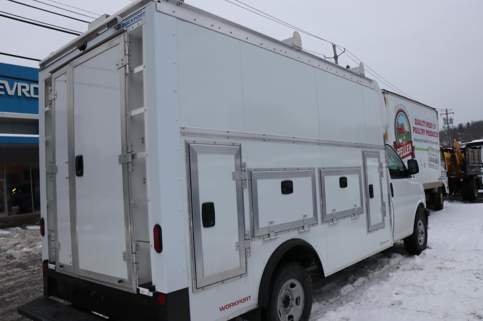 New 2026 Chevrolet Express 3500 Cutaway - photo 9