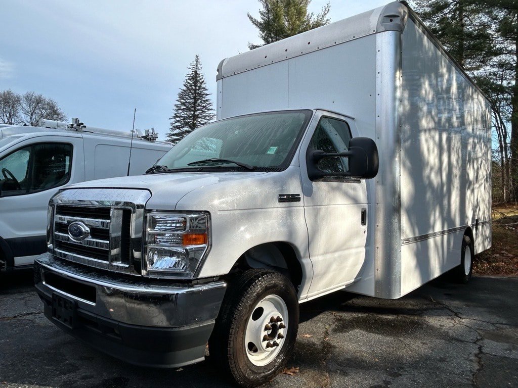 New 2023 Ford E-450 - photo 1