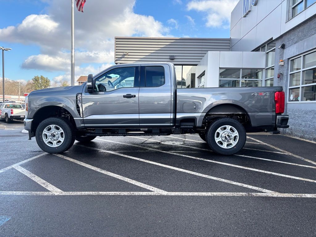 New 2026 Ford F-250 - photo 2