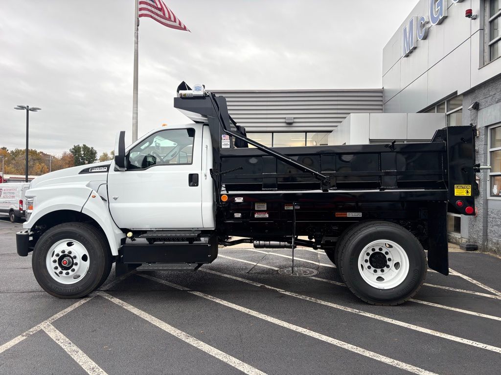 New 1996 Ford F-650 - photo 2