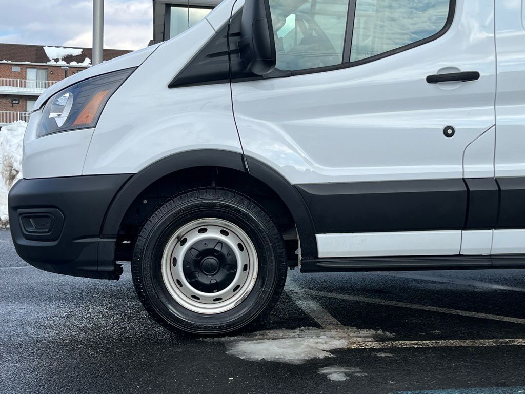 Used 2023 Ford Transit 250 - photo 2