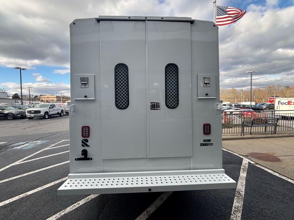New 2026 Ford E-350 Cutaway - photo 5