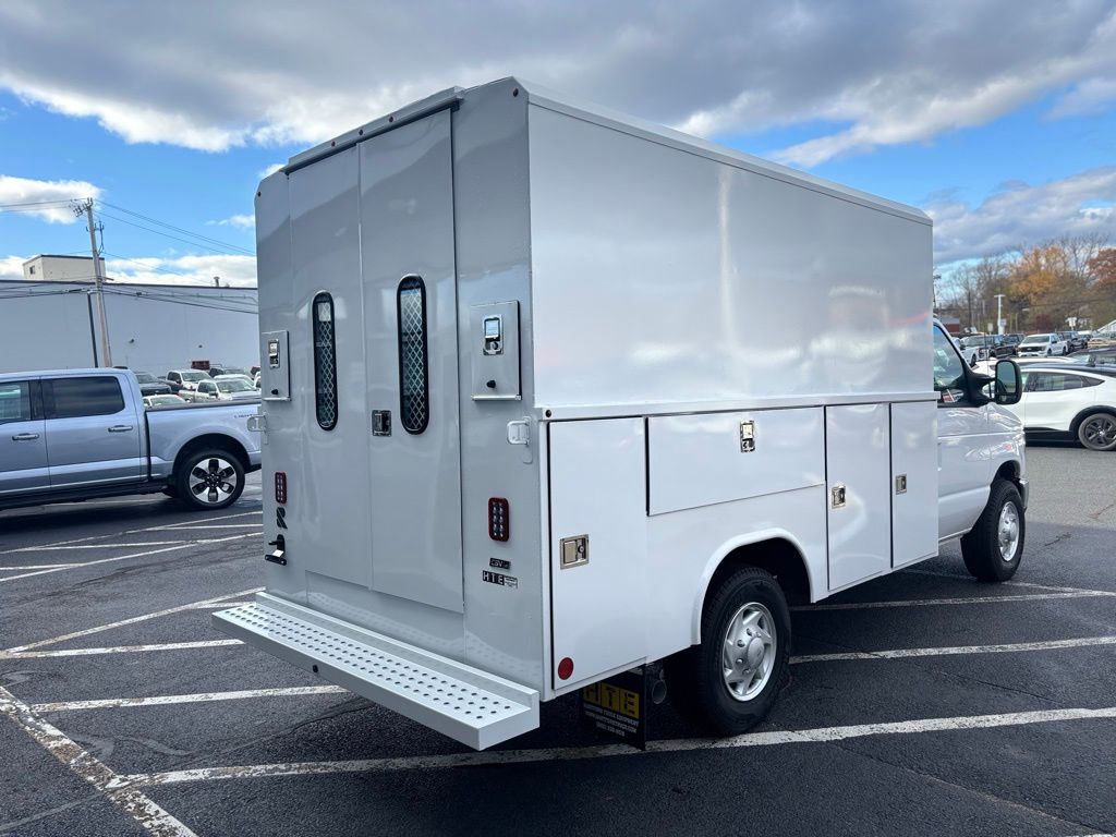 New 2026 Ford E-350 Cutaway - photo 7