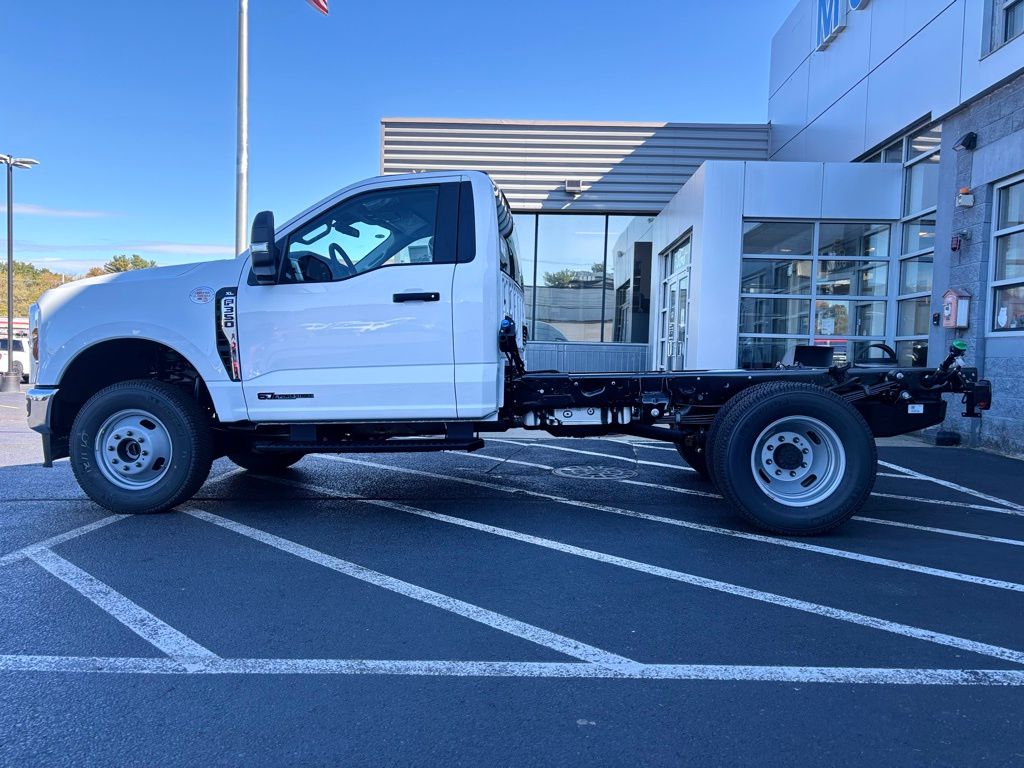 New 2026 Ford F-350 - photo 2