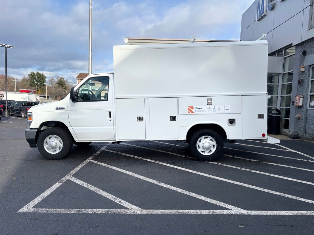 New 2026 Ford E-350 - photo 2