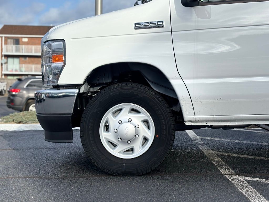 New 2026 Ford E-350 Cutaway - photo 3
