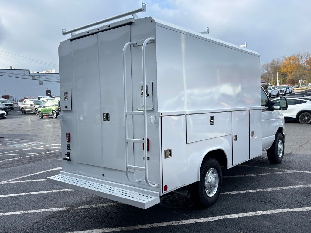 New 2026 Ford E-350 Cutaway - photo 7