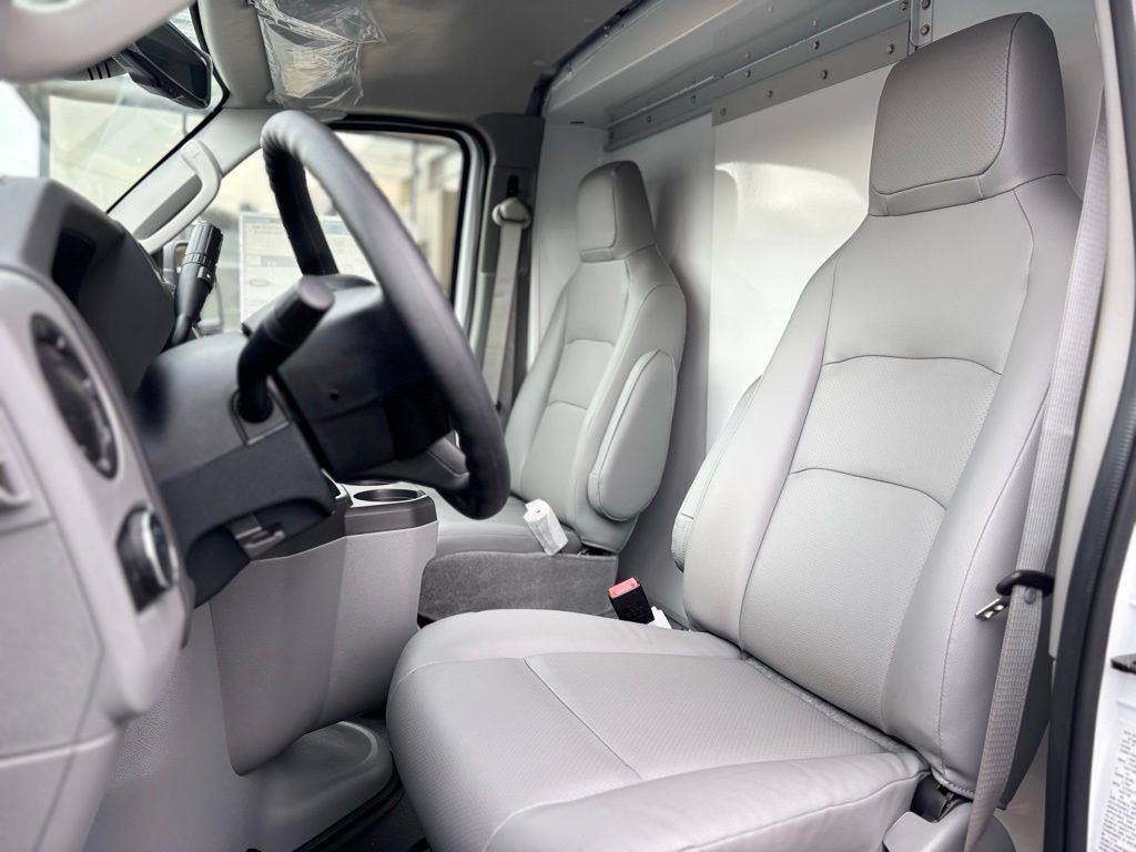 New 2026 Ford E-350 Cutaway - photo 16