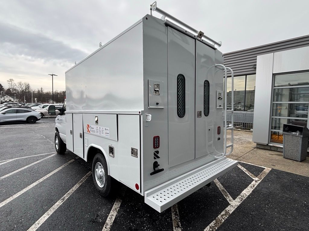 New 2026 Ford E-350 Cutaway - photo 4