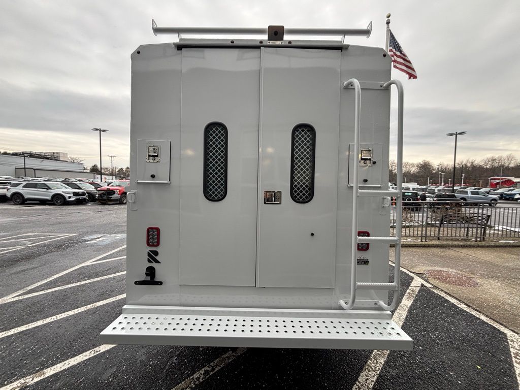 New 2026 Ford E-350 Cutaway - photo 5