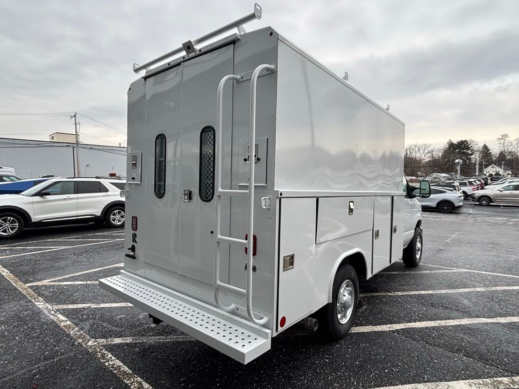 New 2026 Ford E-350 Cutaway - photo 7