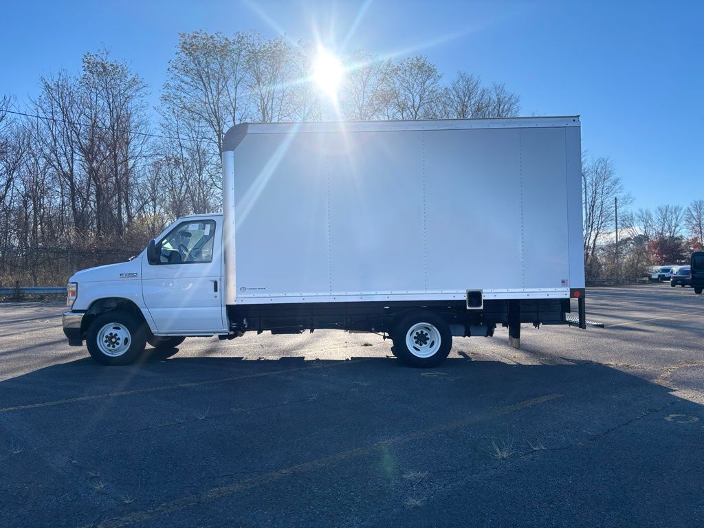 New 2024 Ford E-450 - photo 2