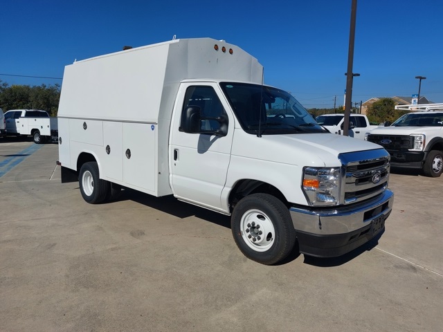New 2026 Ford E-350 Cutaway - photo 8
