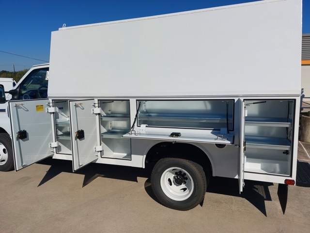 New 2026 Ford E-350 Cutaway - photo 7