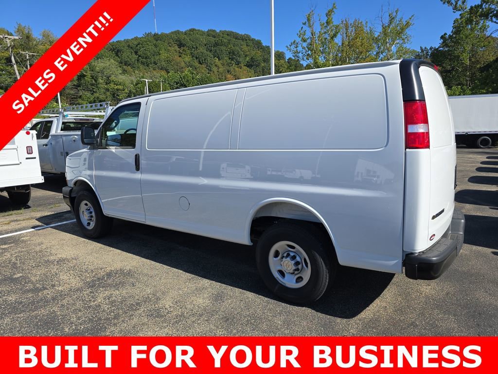 New 2025 Chevrolet Express 2500 Empty Cargo Van - photo 3