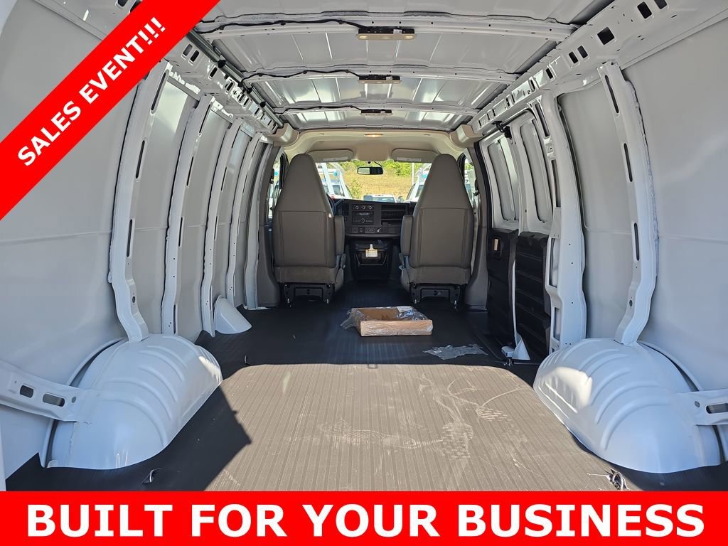 New 2025 Chevrolet Express 2500 Empty Cargo Van - photo 4