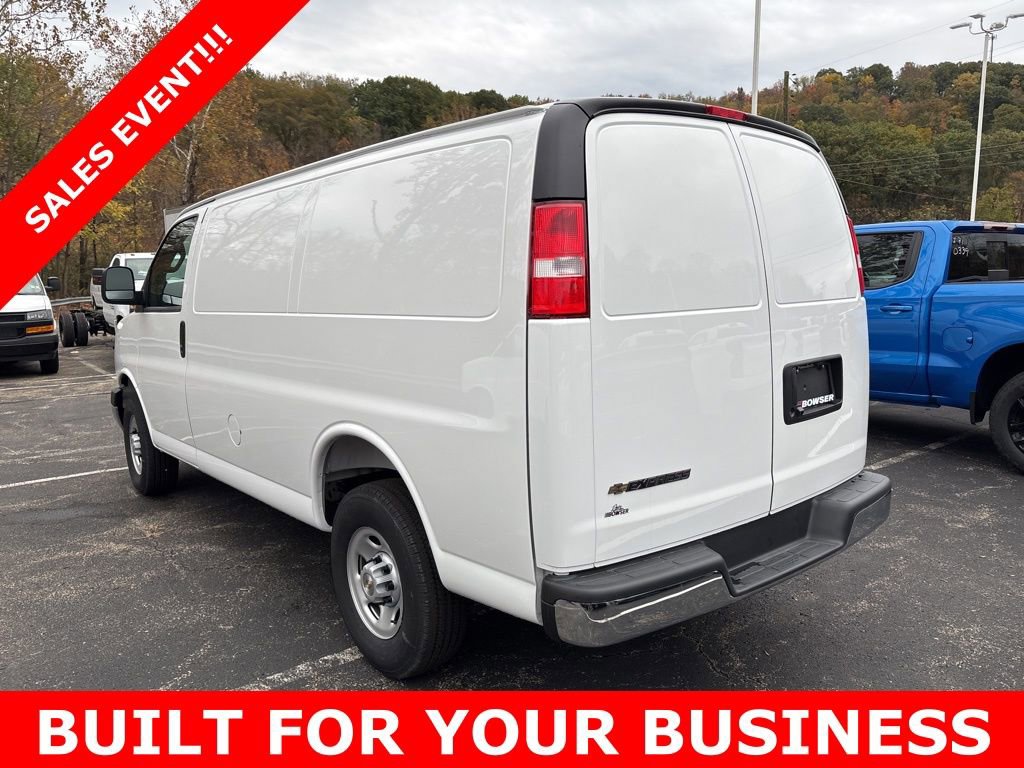 New 2025 Chevrolet Express 2500 Empty Cargo Van - photo 3