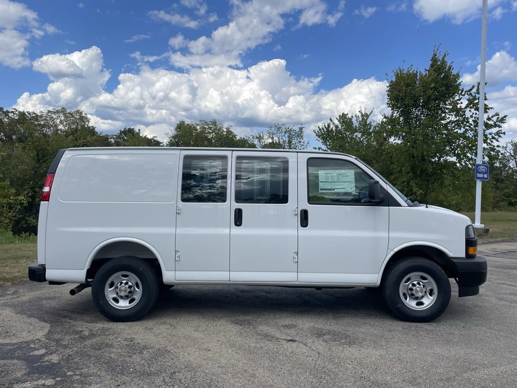 New 2025 Chevrolet Express 2500 - photo 2