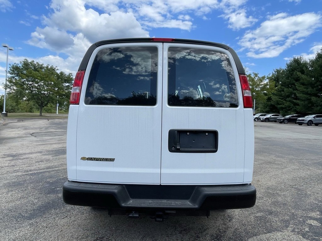 New 2025 Chevrolet Express 2500 Empty Cargo Van - photo 4