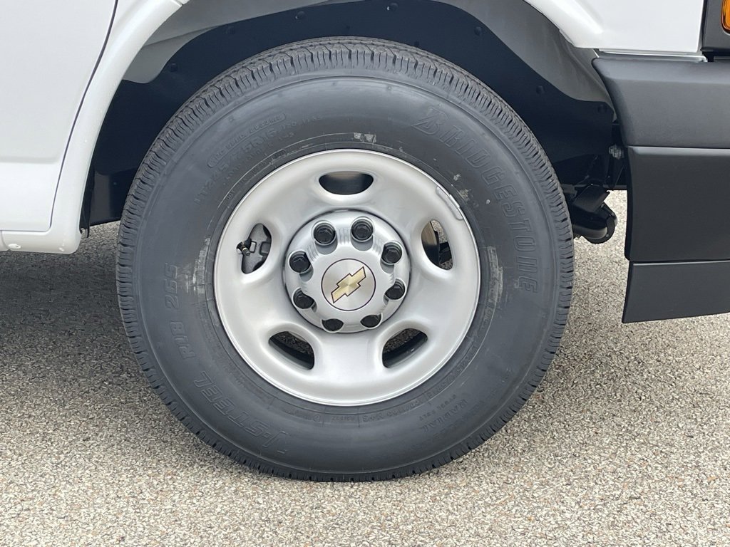 New 2025 Chevrolet Express 2500 Empty Cargo Van - photo 39