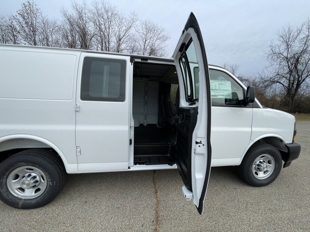 New 2025 Chevrolet Express 2500 Empty Cargo Van - photo 42