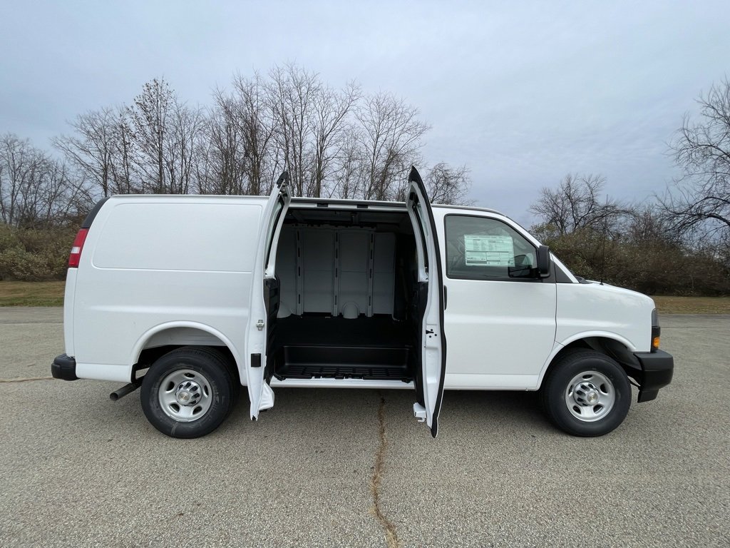 New 2025 Chevrolet Express 2500 Empty Cargo Van - photo 43