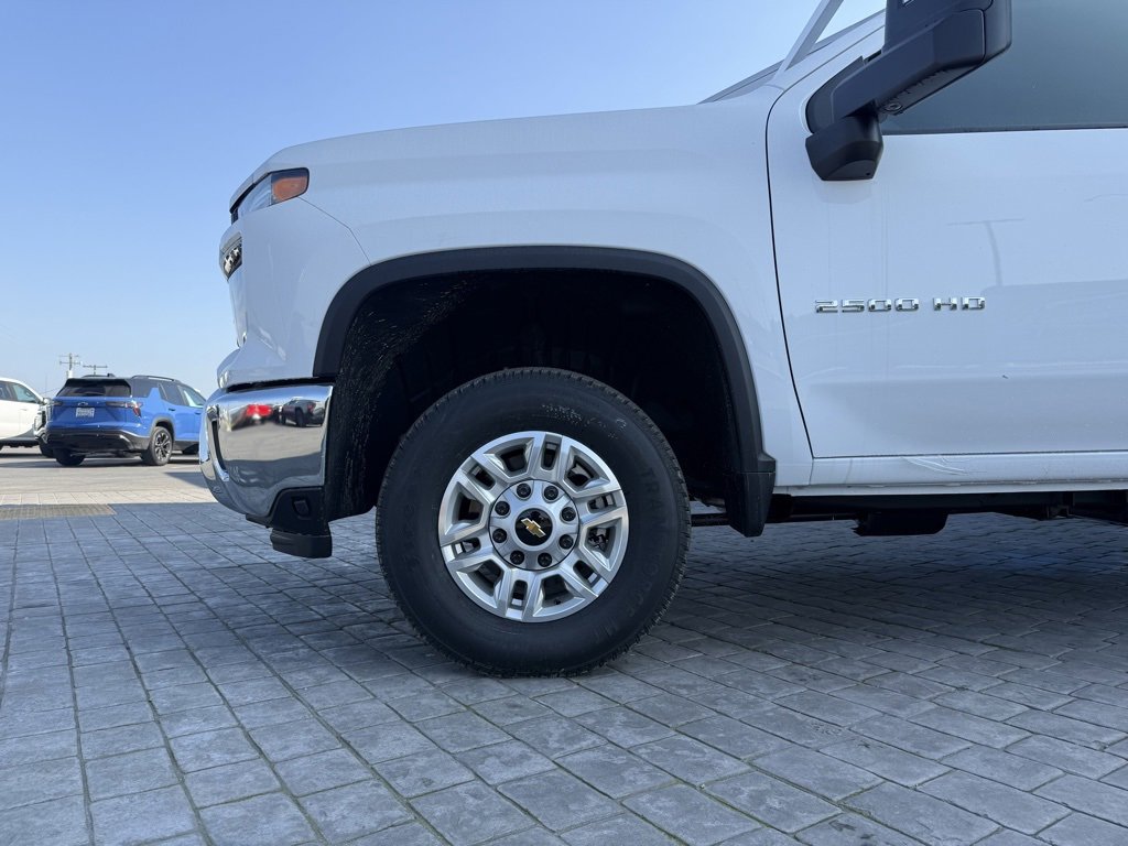 New 2026 Chevrolet Silverado 2500 Regular Cab Cab Chassis - photo 3