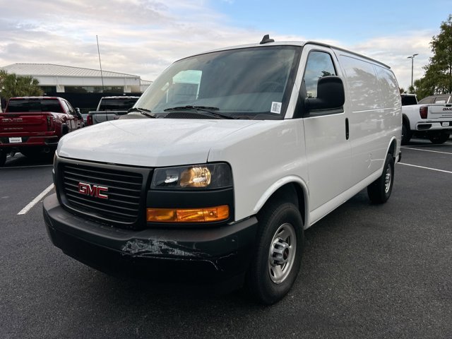 New 2025 GMC Savana 3500 Empty Cargo Van - photo 4