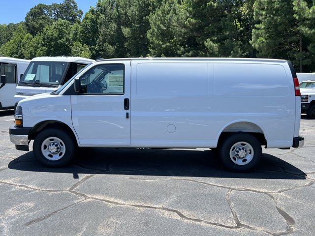 New 2025 Chevrolet Express 2500 Empty Cargo Van - photo 4