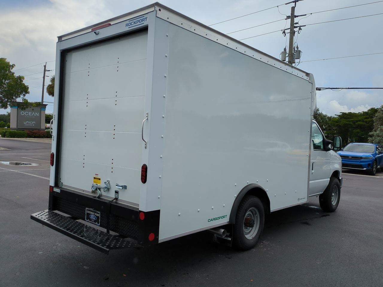 New 2026 Ford E-350 Cutaway - photo 4