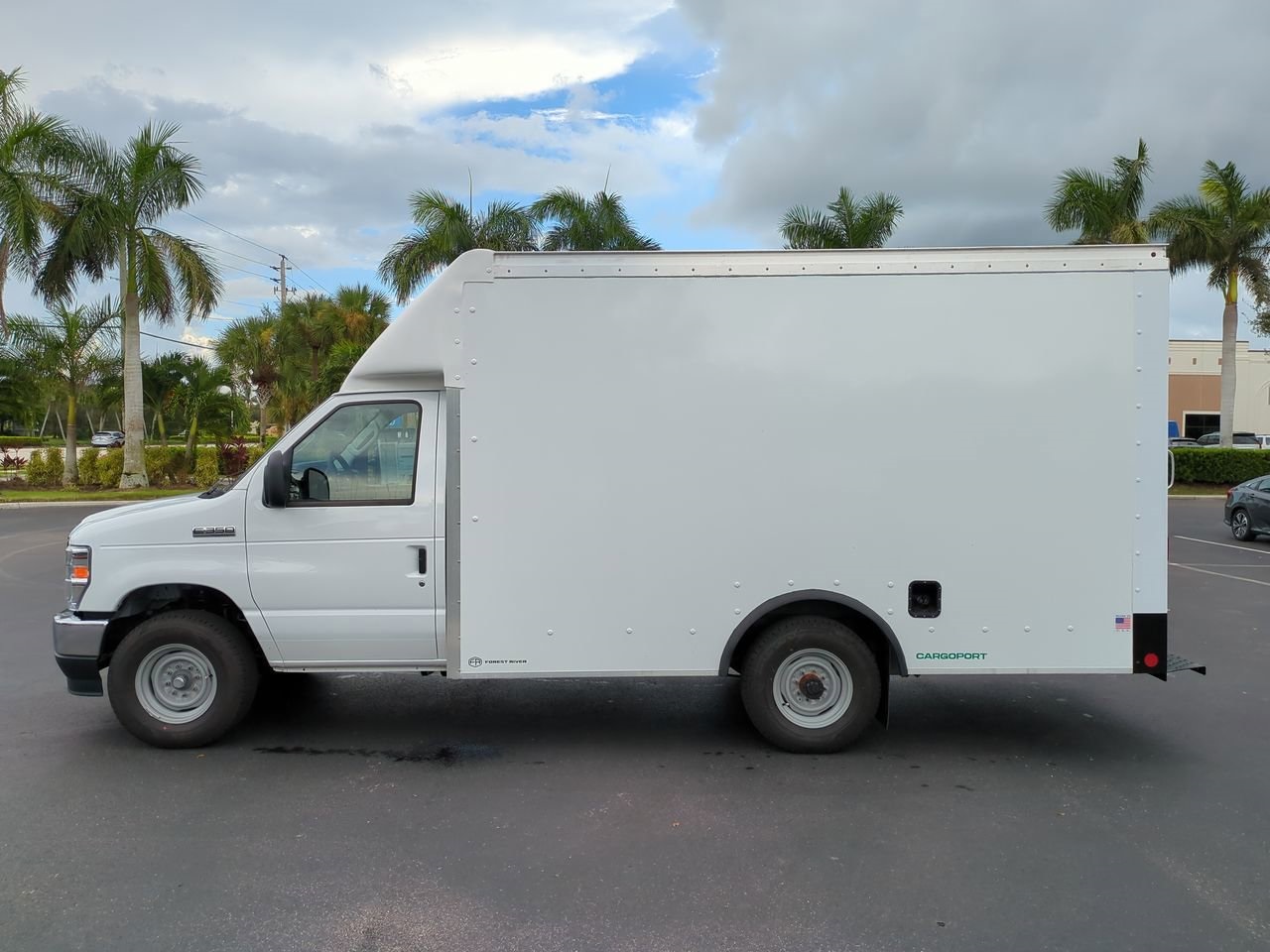 New 2026 Ford E-350 Cutaway - photo 7