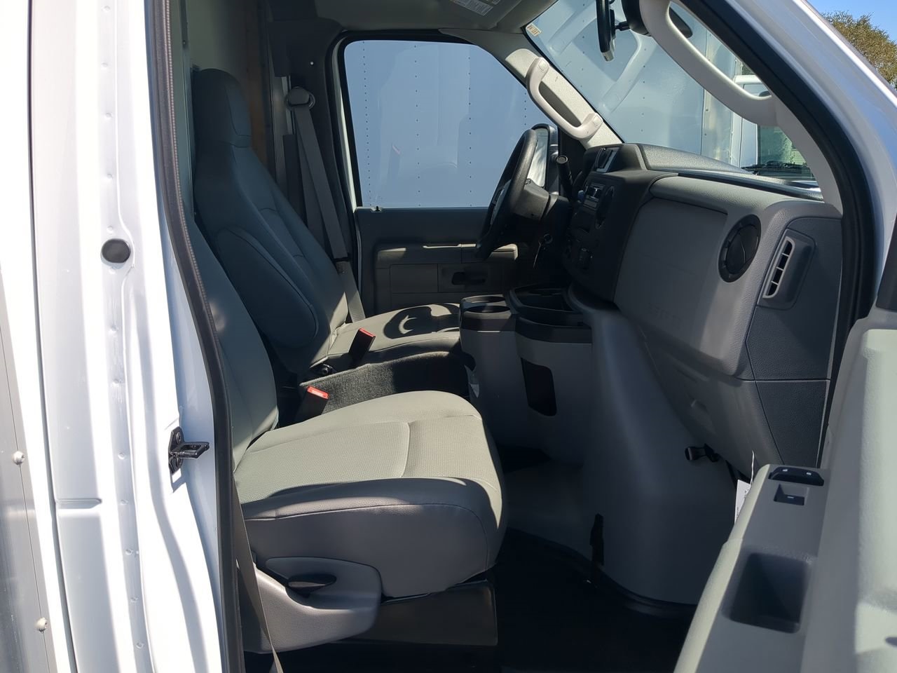 New 1996 Ford E-450 Cutaway - photo 14