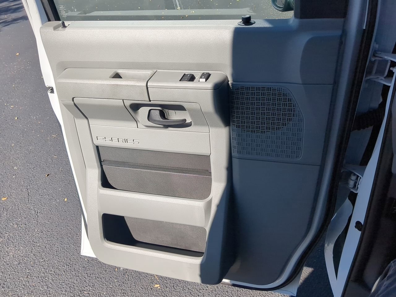 New 1996 Ford E-450 Cutaway - photo 26