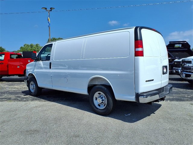 New 2025 Chevrolet Express 3500 - photo 2