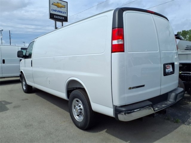 New 2025 Chevrolet Express 3500 - photo 2