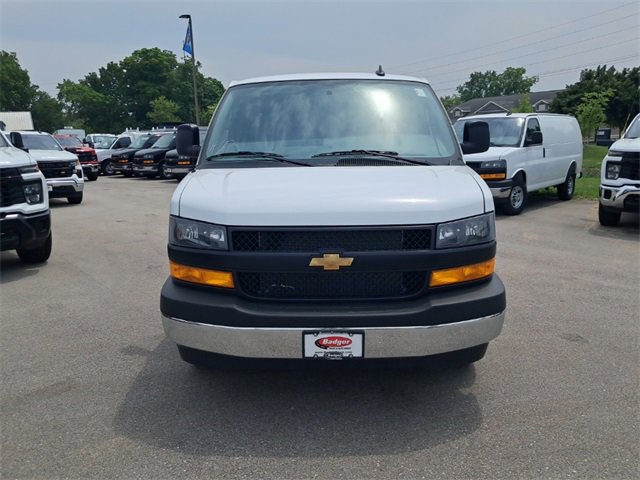 New 2025 Chevrolet Express 3500 - photo 2