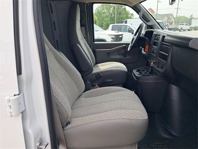 New 2025 Chevrolet Express 3500 Empty Cargo Van - photo 10