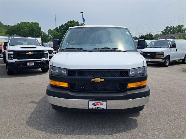 New 2025 Chevrolet Express 3500 - photo 2