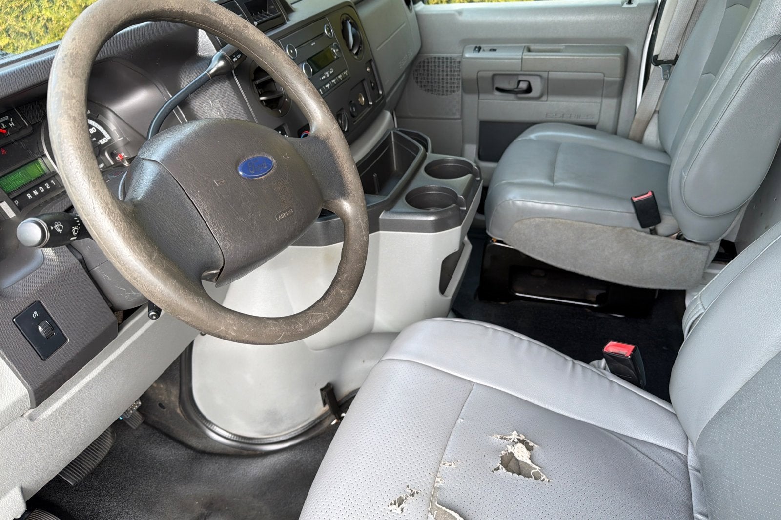 Used 2013 Ford E-350 Empty Cargo Van - photo 8