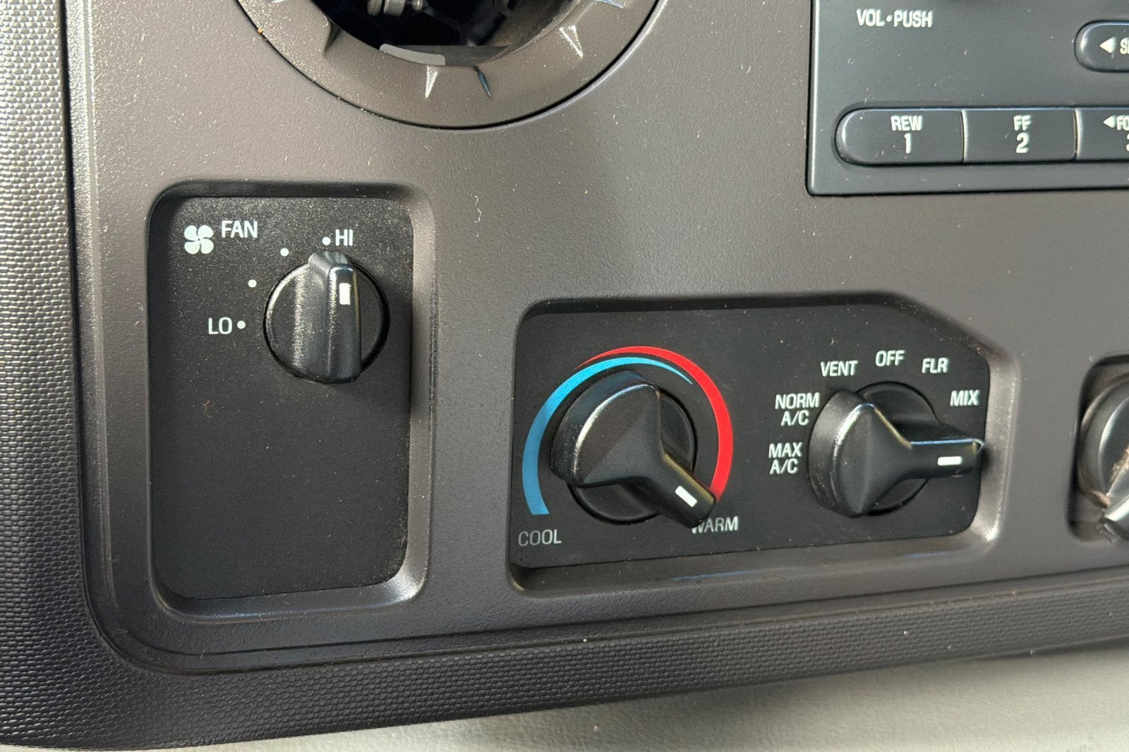 Used 2013 Ford E-350 Empty Cargo Van - photo 14