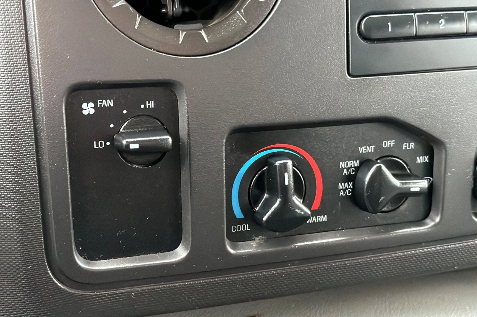 Used 2014 Ford E-150 Empty Cargo Van - photo 15