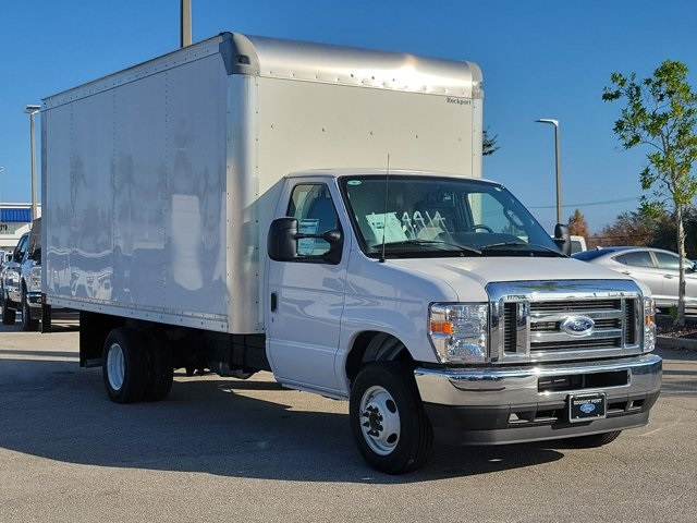 New 2025 Ford E-450 - photo 1